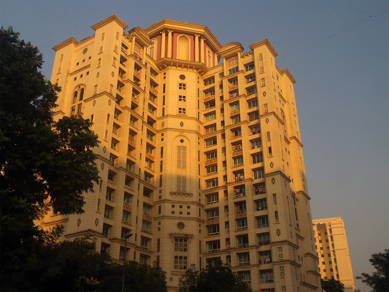 Hiranandani Villa Royale