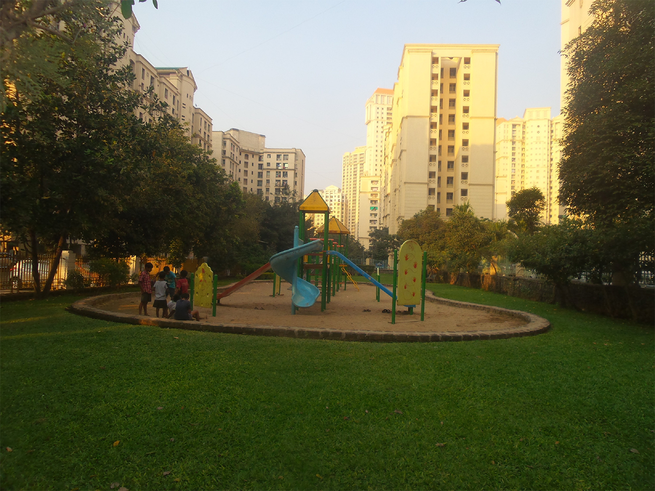 Hiranandani Villa Royale